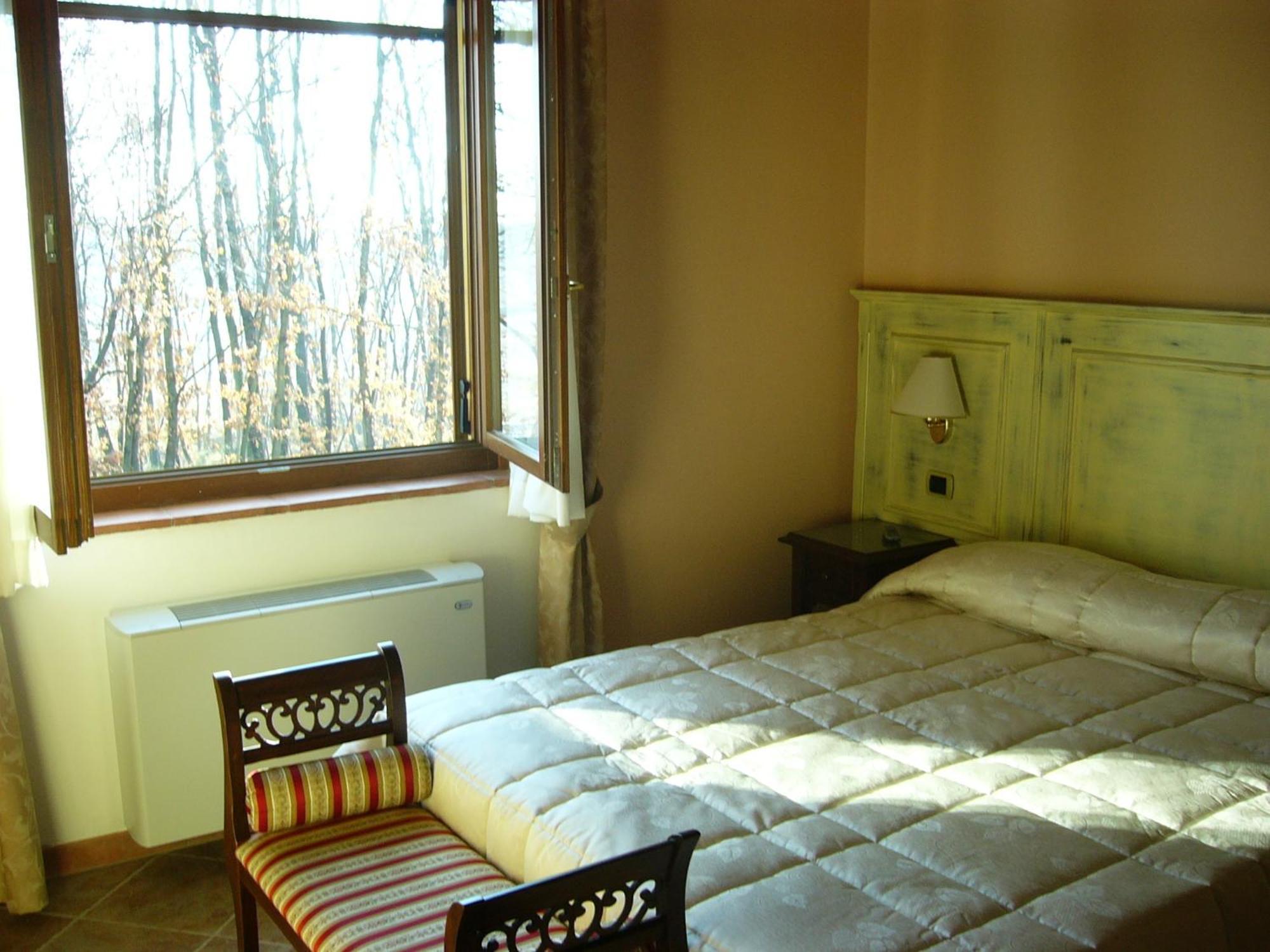 Albergo La Foresteria Bettolle Exterior foto