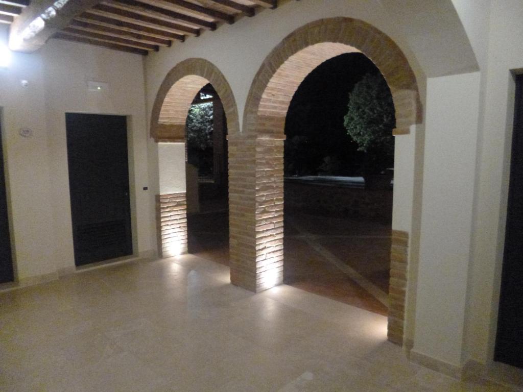 Albergo La Foresteria Bettolle Exterior foto